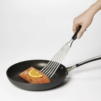 OXO Fish Turner [6] ***