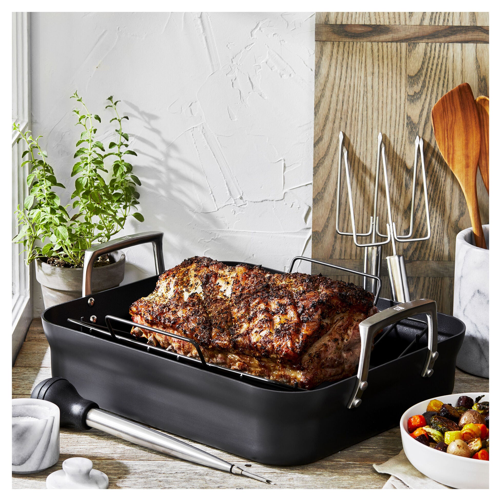 Zwilling Motion Anodized Roaster