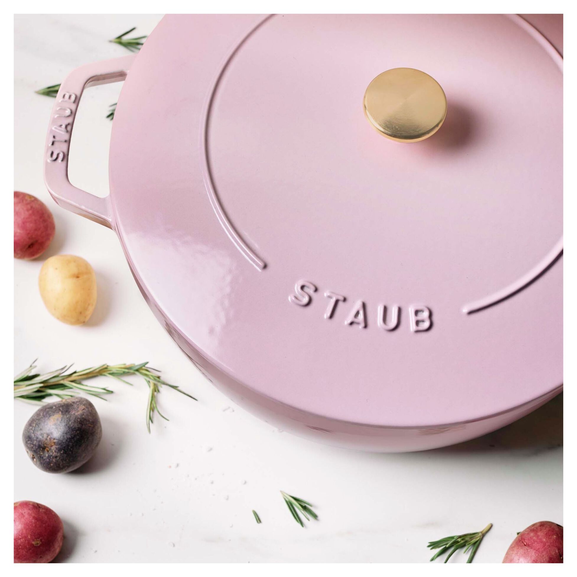 Staub 5.25 Qt French Oven, Peony Pink