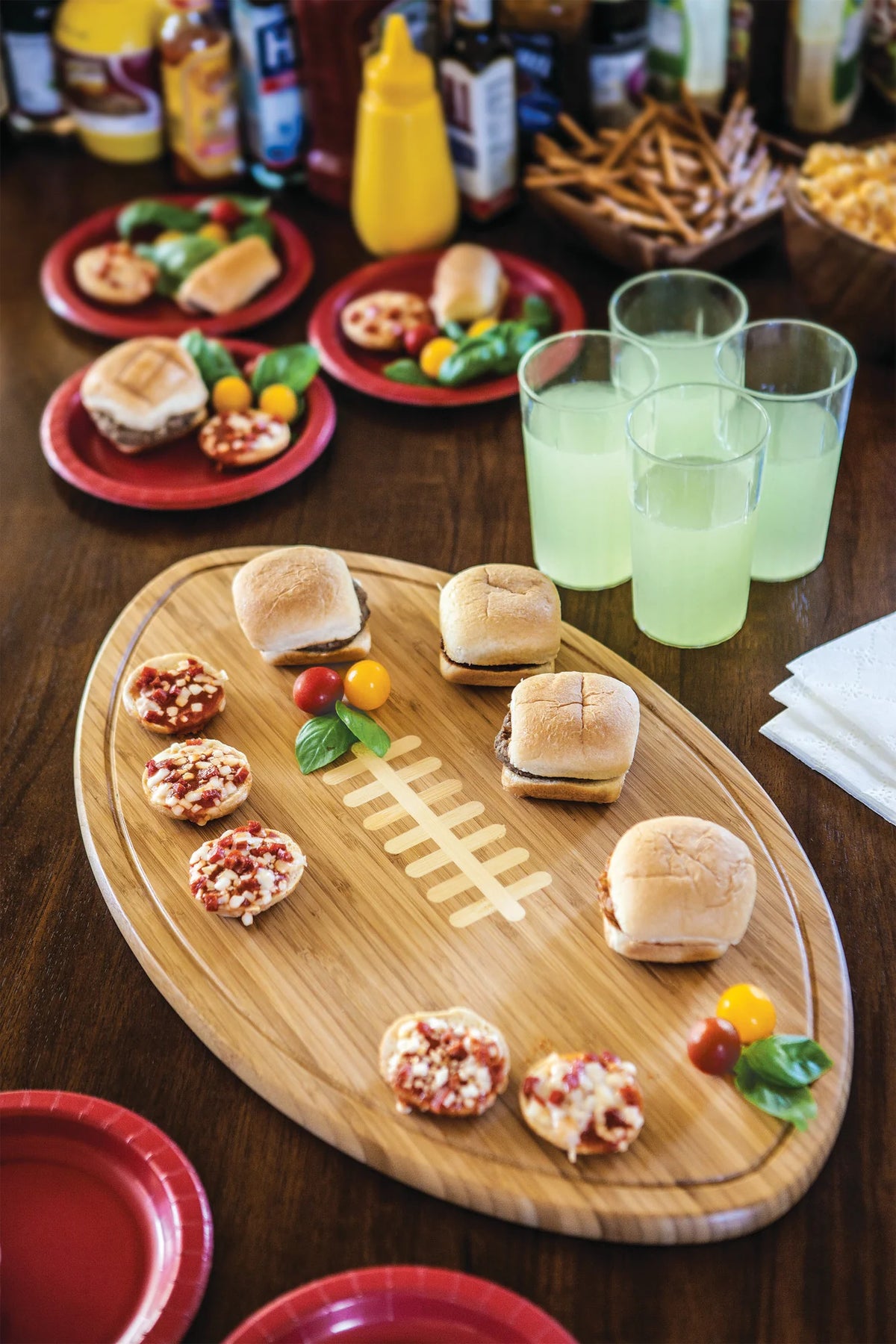 PIC Kickoff Football Cutting Board & Serving Tray Picnic Time [2]